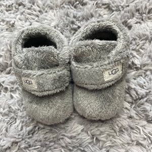 SOLD UGG Baby Booties, Gray, Soft, Size 02/03 (6-12m)
